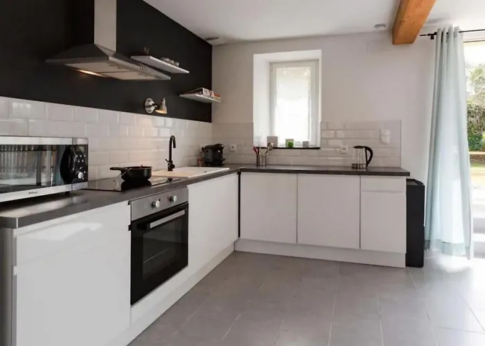 Chez Manie Et Mablot بيت للعطل *